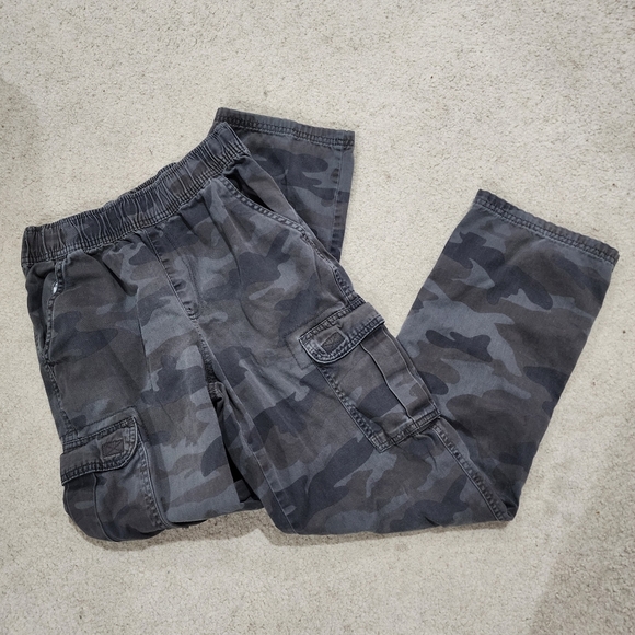 Children's Place gray camouflage pants Size 14 - Picture 2 of 6